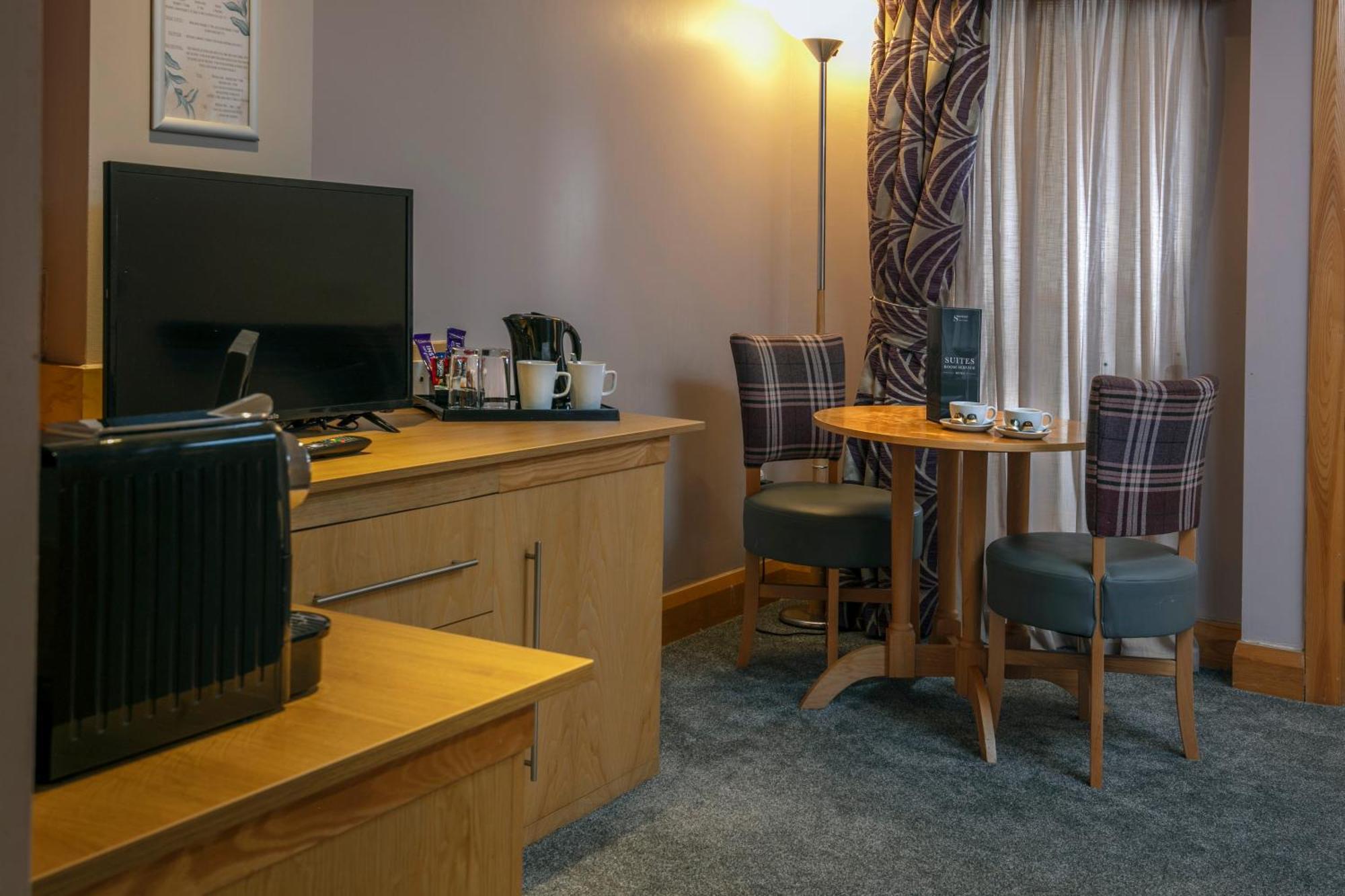 Best Western Premier Knowsley Suites Hotel & Spa Exterior photo