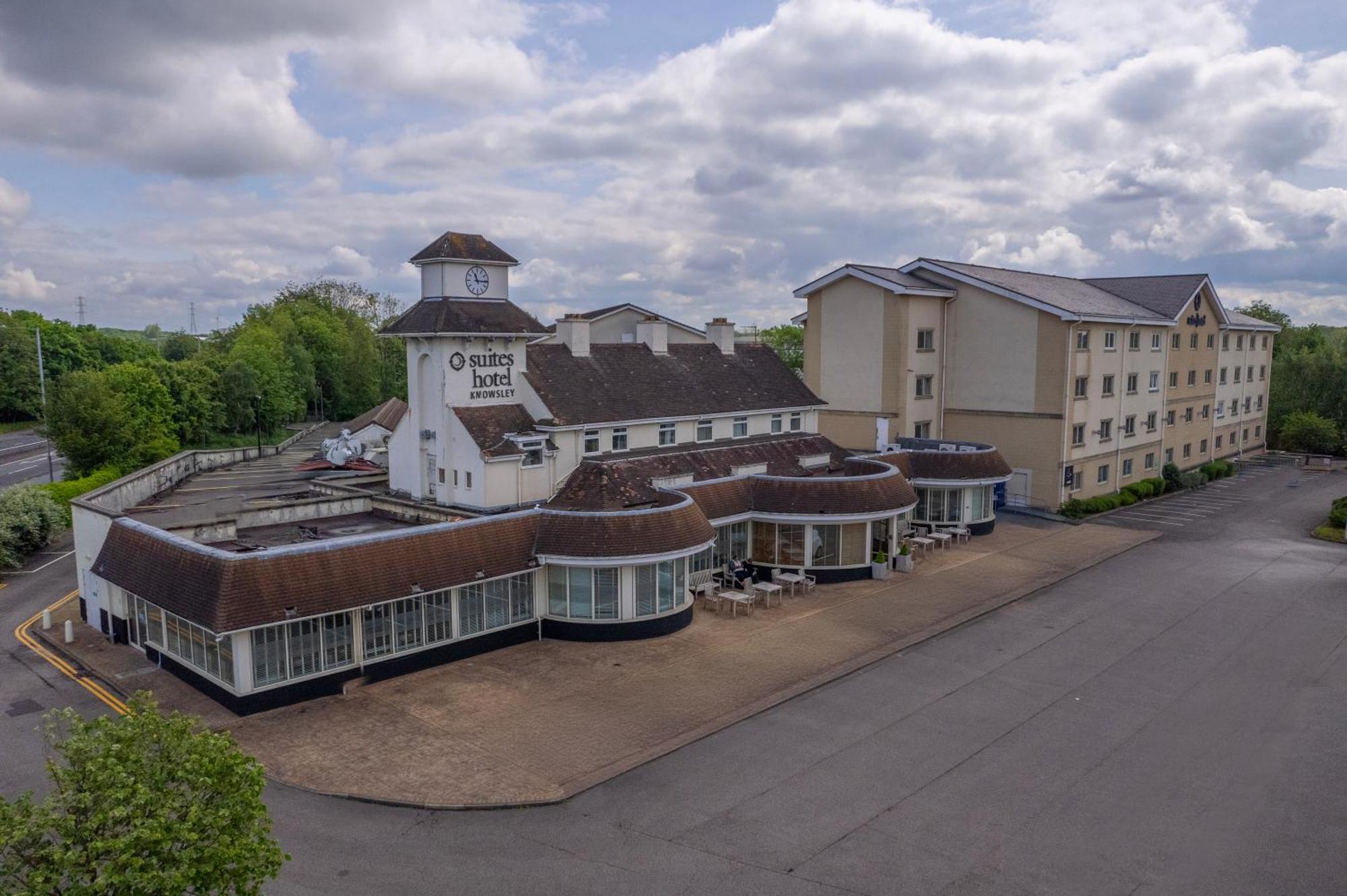 Best Western Premier Knowsley Suites Hotel & Spa Exterior photo