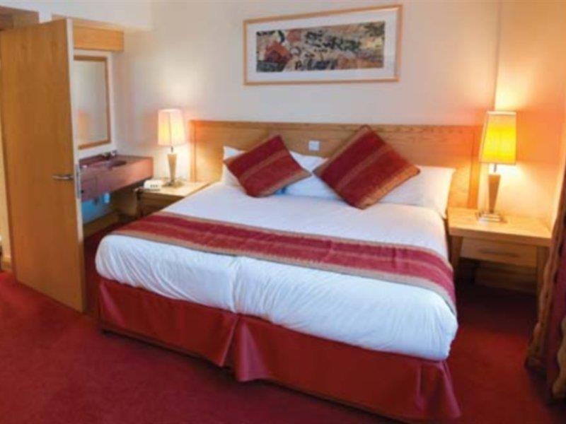 Best Western Premier Knowsley Suites Hotel & Spa Exterior photo